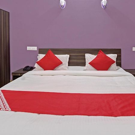 Oyo 48704 Rashi Farms Hotel Hubli Buitenkant foto