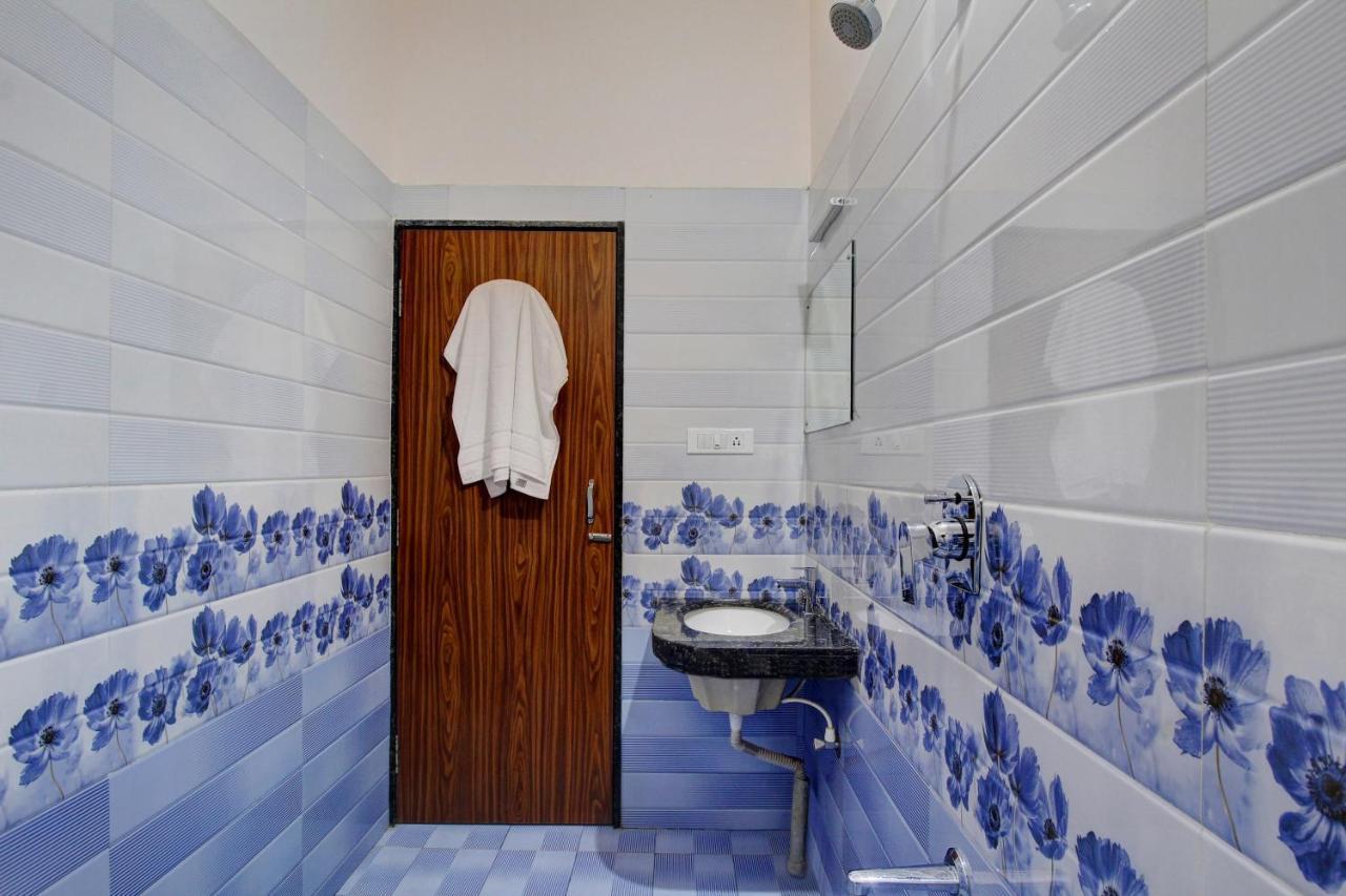 Oyo 48704 Rashi Farms Hotel Hubli Buitenkant foto