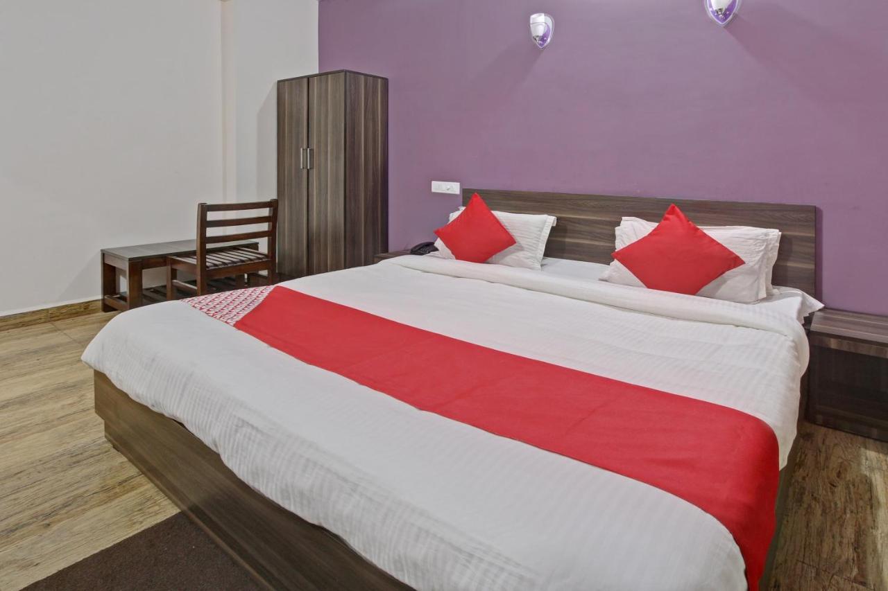 Oyo 48704 Rashi Farms Hotel Hubli Buitenkant foto