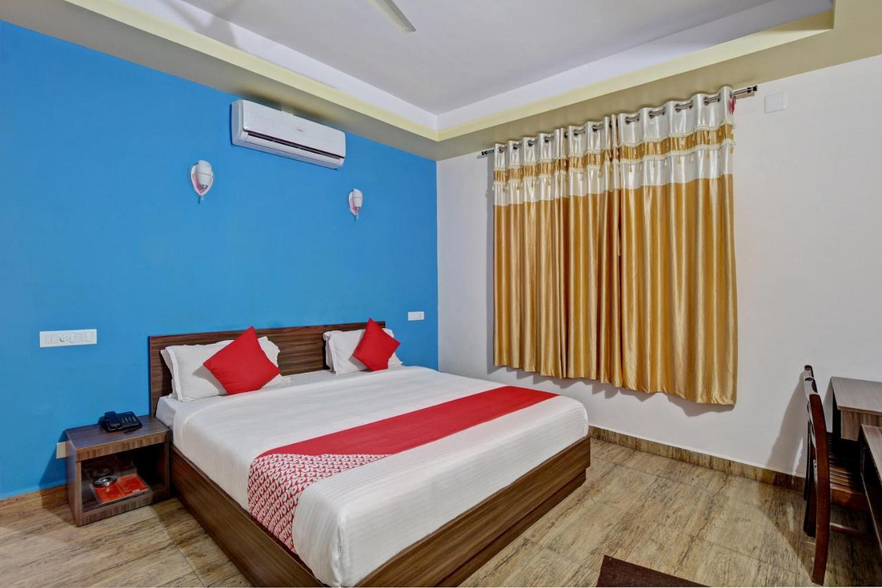 Oyo 48704 Rashi Farms Hotel Hubli Buitenkant foto